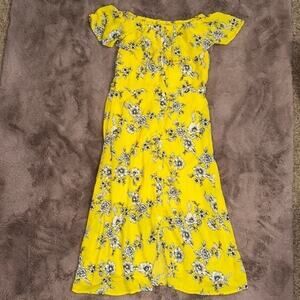 Gianni Bini Girls Yellow Floral Dress Size Large. Long Chiffon